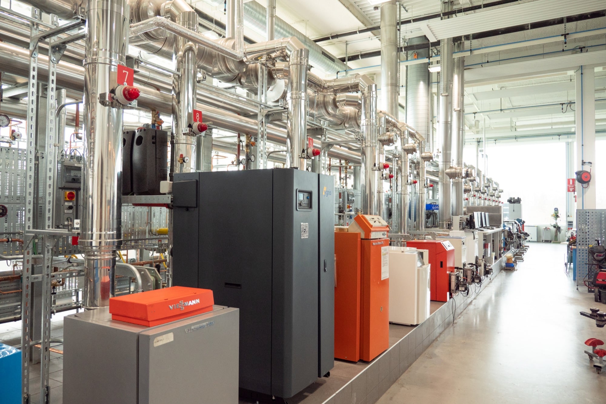 Maak kennis met onze stookstraat, een uitgebreid aanbod aan verwarmingsinstallatie in ons HVAC-lab